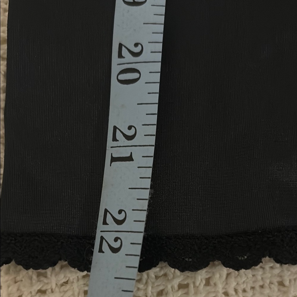 ❤️3/$15❤️ Vintage Warners Black Half Slip with slit - Picture 9 of 12